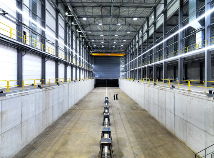 Für Großformate: Das neue 85-Meter-Trockendock von Heesen schließt an eine modern ausgestattete 90-Meter-Halle an. | n.
