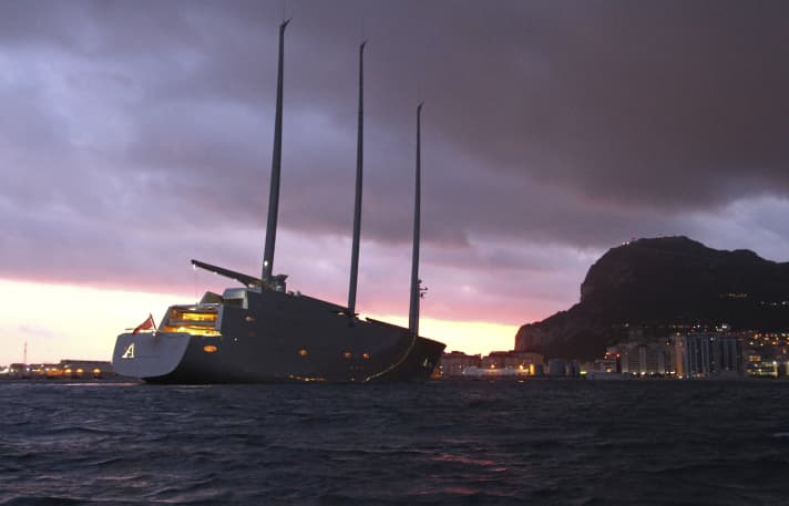 „Saling Yacht A“ in Gibraltar | ar