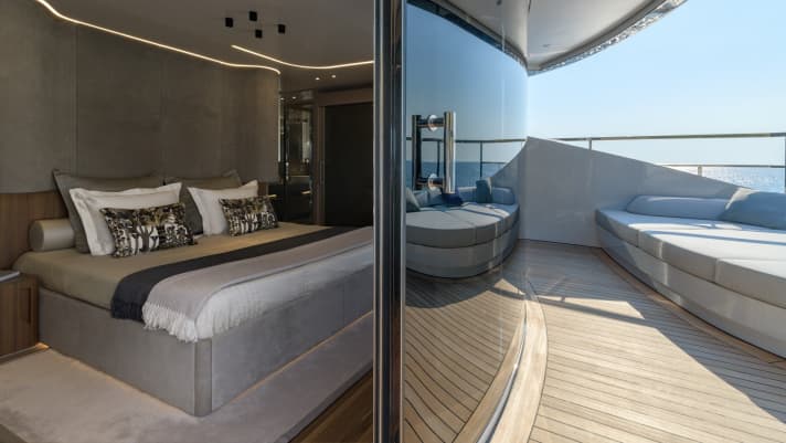 Happy Place: die VIP-Kabine auf dem Topdeck mit eigener Terrasse. | e.
