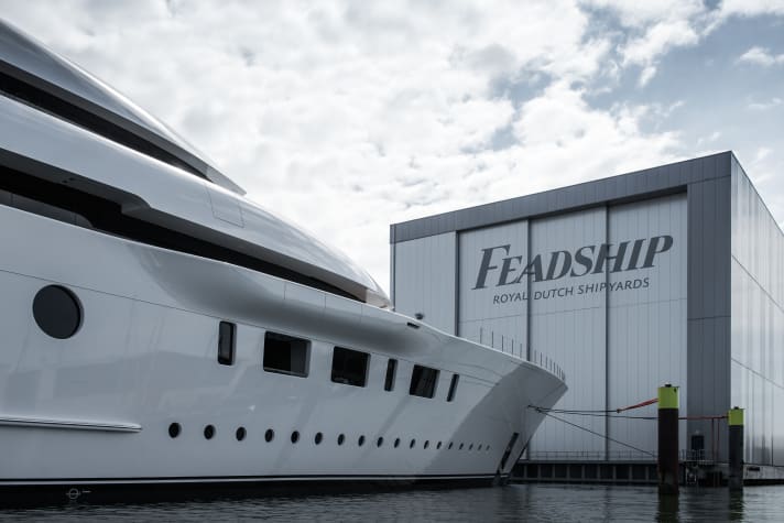 „Bliss“: Das 94,75 Meter lange Hybridformat entstand bei Feadship De Vries in Makkum. | um.