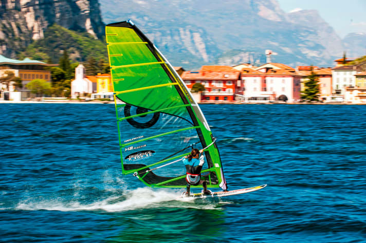   [Segel] NeilPryde H2 Racing 8,7 : [Tester] Frank Lewisch: [Spot] Torbole/Gardasee 