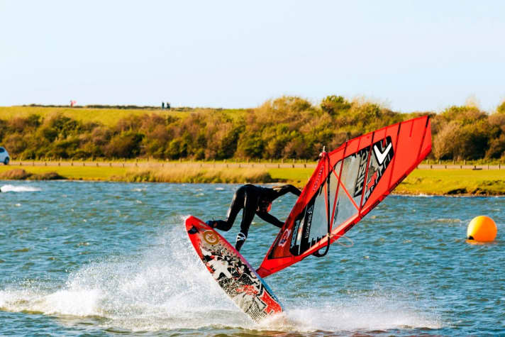   Auch die Pros aus dem Freestyle-Worldcup sieht man am Brouwersdam regelmäßig. 
