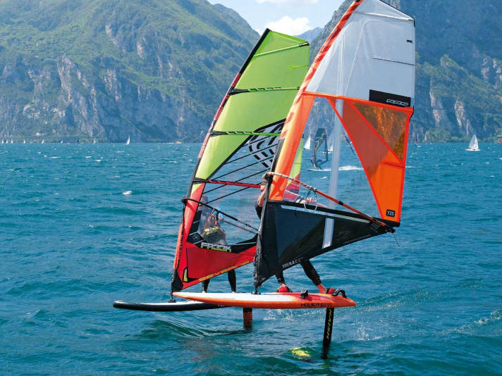 Breites Heck plus Foilbox gleich beste Voraussetzungen zum Abheben.