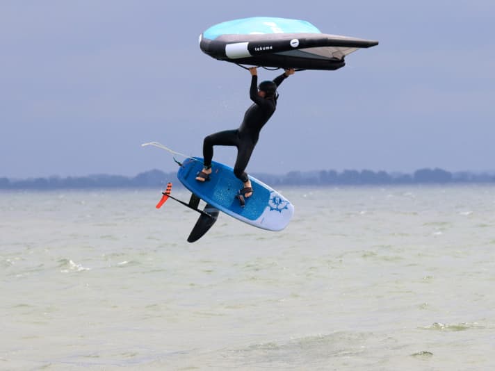 Das WingfoilBoard Slingshot Wing Craft im Test WING