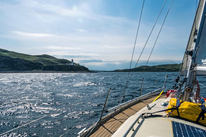 Schottland voraus! Das Leuchtfeuer Davaar Island markiert die Zufahrt zum Campbeltown Loch