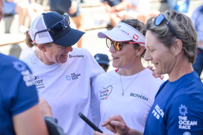 Gipfeltreffen der Top-Seglerinnen im Ocean Race mit Abby Ehler vom Team Holcim – PRB, Sam Davies vom Team Biotherm und Annie Lush vom Guyot Environnement – Team Europe (v. r.)