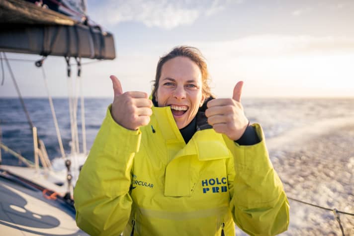 Susann Beucke happy bei ihrer Ocean-Race-Premiere im Team Holcim – PRB