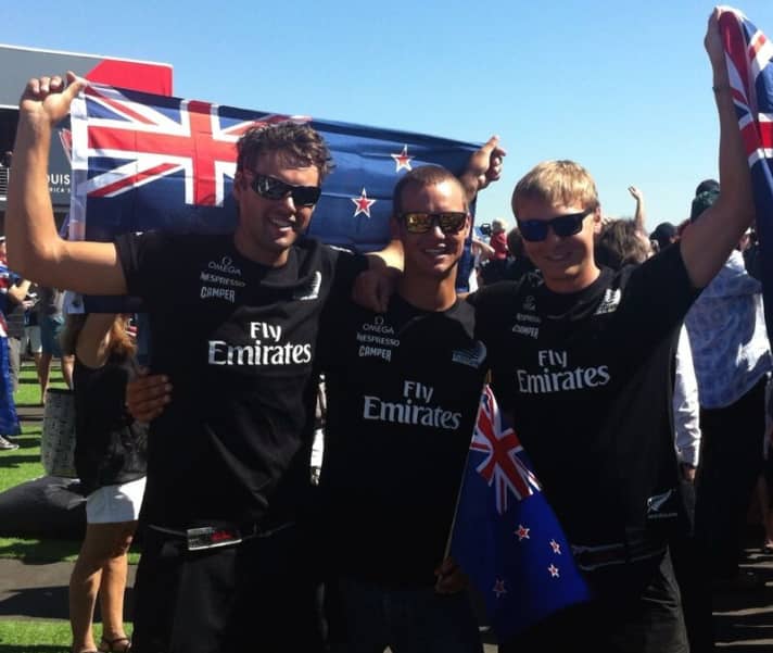   Philipp Buhl und Freunde zeigten in San Francisco ihre Sympathien für Team New Zealand und freuten sich über die Siege