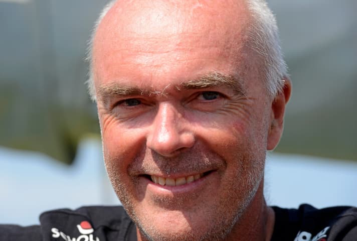   Brunel-Skipper Bouwe Bekking formiert seine Crew und sichtet während des Fastnet-Rennens weitere Talente