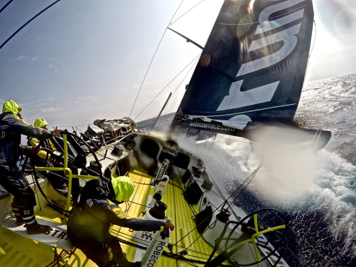   Kein Allerwelts-Arbeitsplatz, aber einer, der seine Team-Mitglieder in alle Welt segeln lässt: Das holländische Team Brunel sucht Mitsegler aus Deutschland