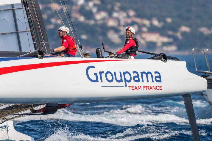   Abgesehen von zwei (!) Frühstarts gut in Form: Skipper Franck Cammas und sein Groupama Team France