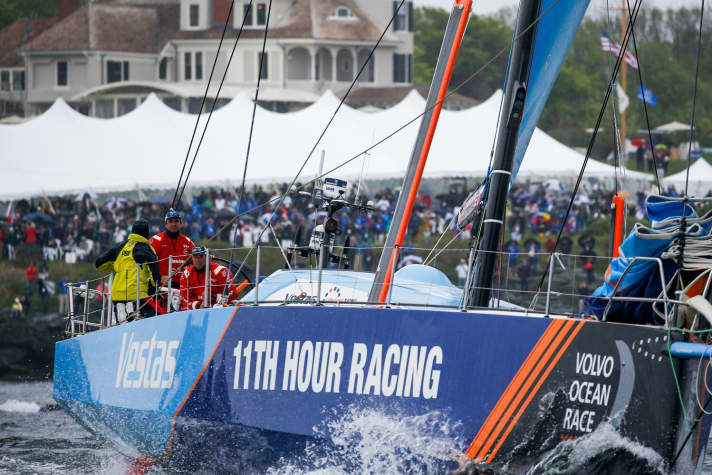   Zur Freude der amerikanischen Fans in der Bilderbuch-Hafenstadt Newport sicherte sich Charlie Enrights Team Vestas 11th Hour Racing den dritten Podiumsplatz