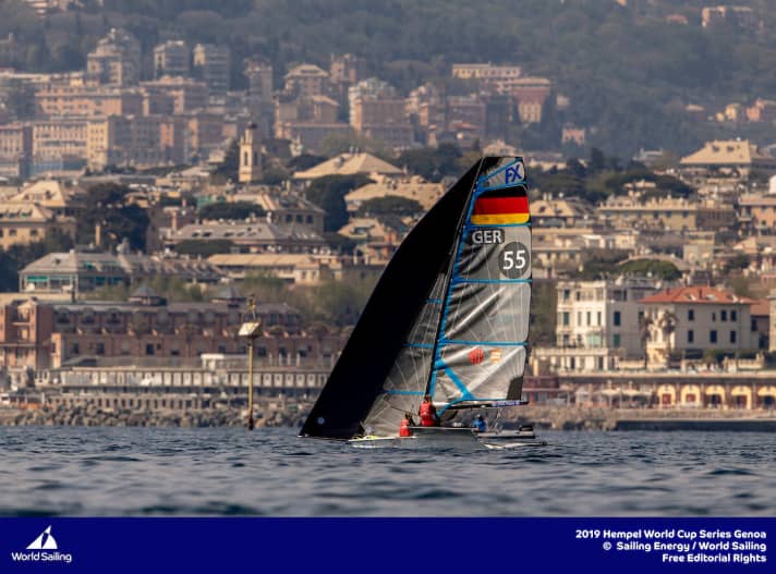   Schöne Kulisse, aber oftmals wenig Wind: Ein Bild von der Weltcup-Regatta vor Genua aus dem vergangenen Jahr. Für dieses Jahr ist die Serie abgesagt