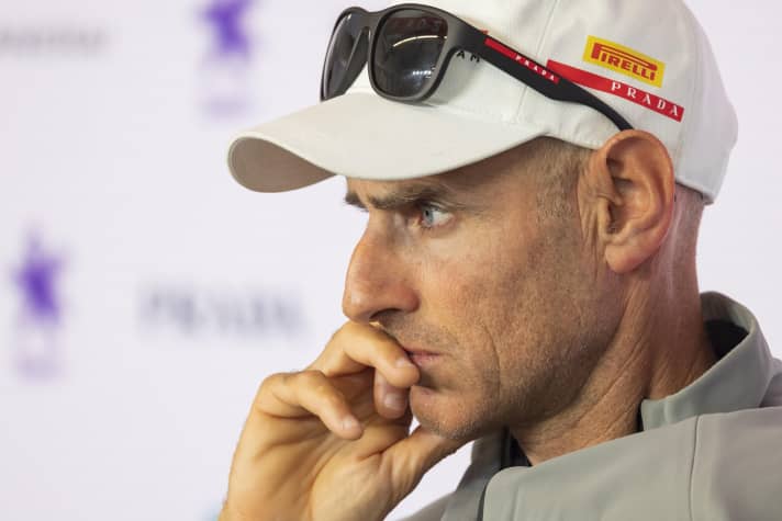   Kein Zwischenstand, der "Luna Rossa"-Steuermann Francesco Bruni gut gefällt. Gemeinsam mit dem zweiten Steuermann Jimmy Spithill und dem gesamten Team werden die Italiener versuchen, ihr Boot bis zum Halbfinal-Start am 29. Januar noch schneller zu machen
