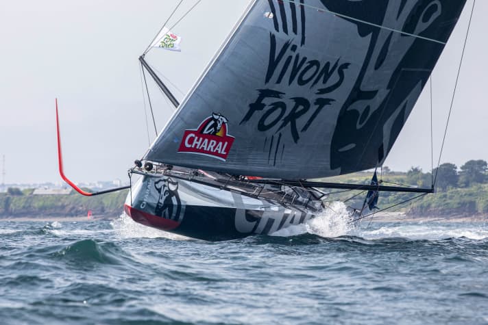   Nimmt auch am Vendée Arctique teil: "Charal"-Skipper Jérémie Beyou, der gerade mit Platz zwei hinter dem dominanten Charlie Dalin auf "Apivia" im Guyader Bermudes 1000 in die Saison durchgestartet ist