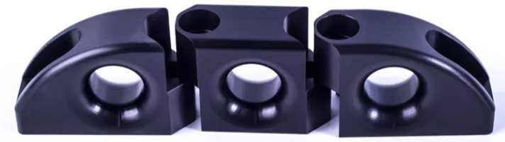 The deck diverters from Loop are modular and can be combined to the desired size. The screw connection is made from above or concealed