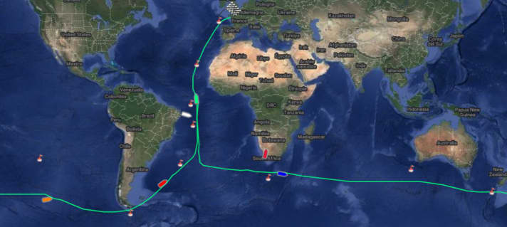 Three participants are still on course: Pierre-André Huglo (green), Frédéric Switala (red) and Alfonso Pascual (orange). The German participant, Susanne Huber-Curphey (blue), is now on an easterly course.