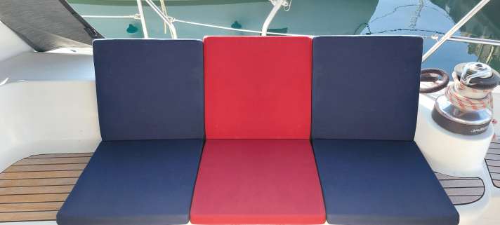 Equipment: Cushions for the cockpit