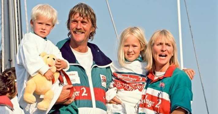   Sir Peter Blake avec son épouse Pippa et leurs enfants en tant que skipper de "Steinlager 2" dans la Whitbread Round the World Race