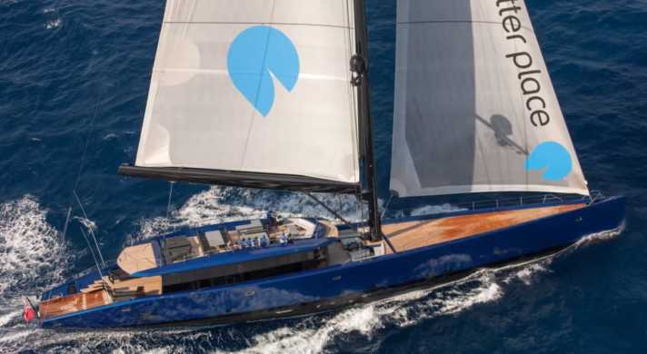 2012, "Better Place", deck-high windows in the superstructure astonished the industry