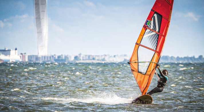From Lomma you have a clear view of the Turning Torso in Malmö. This is also where the southern Swedish racing scene meets at the Lomma Windsurfing Club.