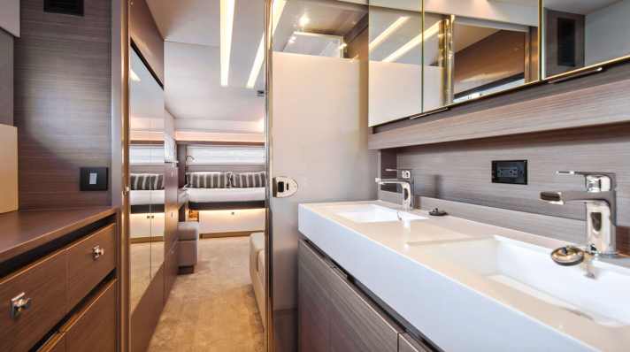 Leopard 53 Powercat | at