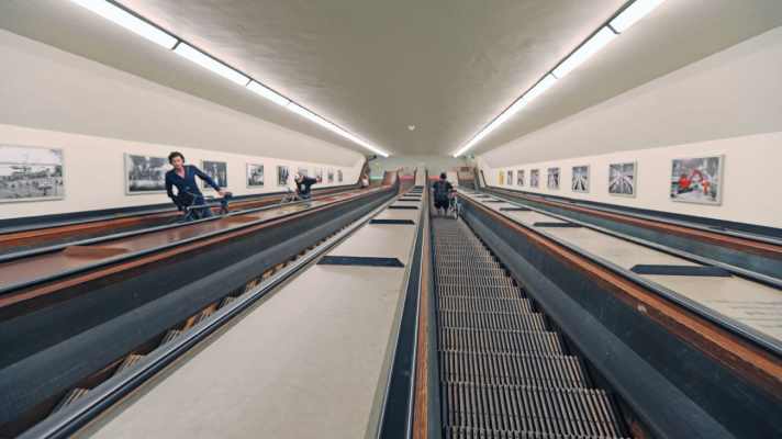 In die Unterwelt: Der Maastunnel unter der Nieuwe Maas in Rotterdam hat getrennte Ebenen für Autos, Fußgänger und natürlich Radfahrer