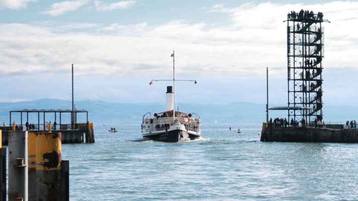 Schiff in Fahrt