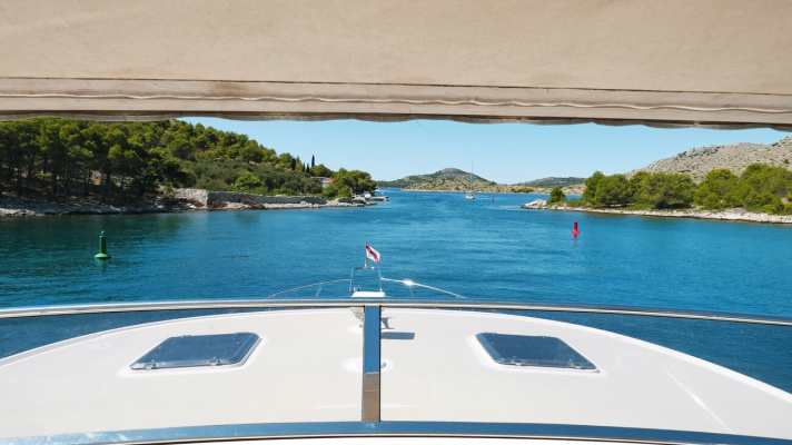 „Azura“ auf dem Weg zu den Kornaten mit dem Ziel PiŠkera