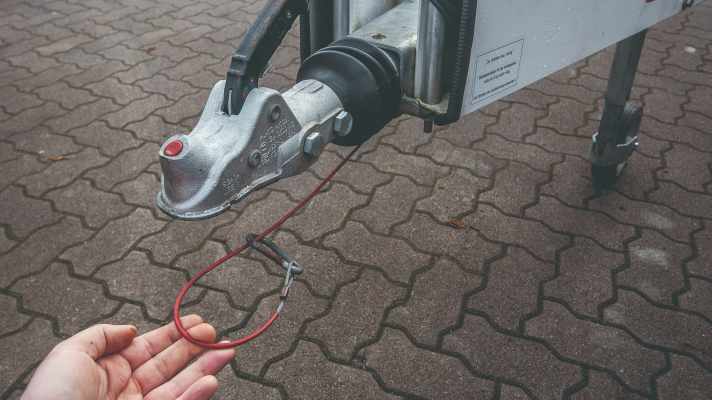 boot/R4_Abreissseilkontrollieren_9107c785de47a66b9f246316591e5cd5