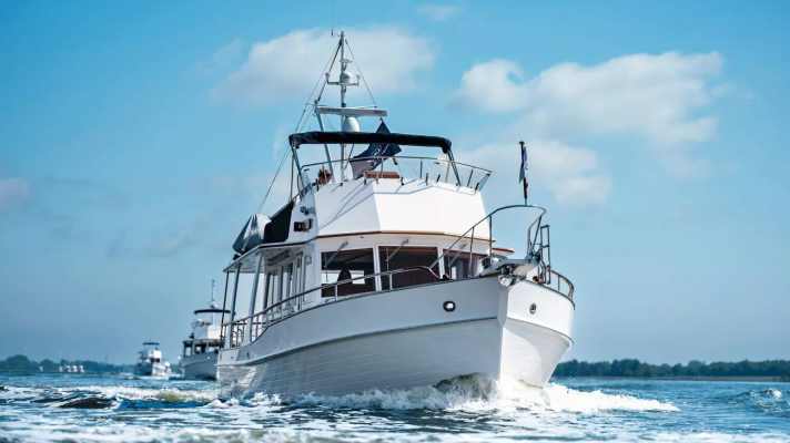 Large front windows and the flybridge with bulwark are among the hallmarks of GB