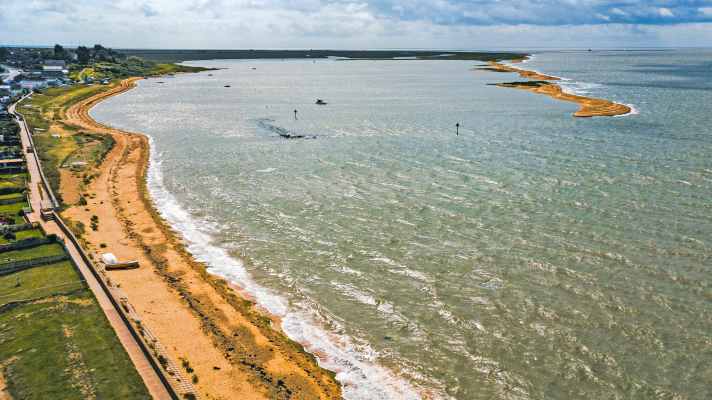 Auch in Brightlingsea bügelt am Spot Pointers eine Sandbank das Wasser glatt.