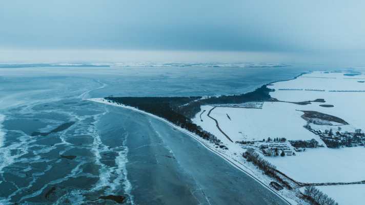 There were great conditions for curling or ice skating. Very few people would probably have thought of wingfoiling here
