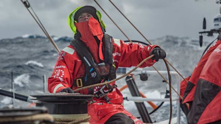   Stacey Jackson bei der Arbeit im Team Vestas 11th Hour Racing