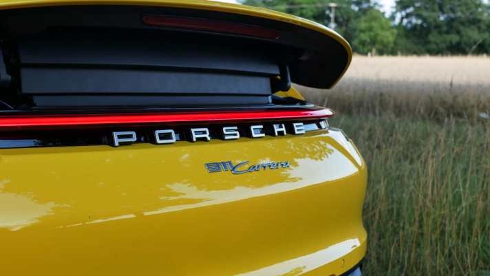 2021_03_Porsche-911-Carrera-Cabrio-992-2
