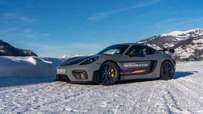 2022_02_Cayman-GT4-RS-GP-Ice-Race-Renewable-Fuel