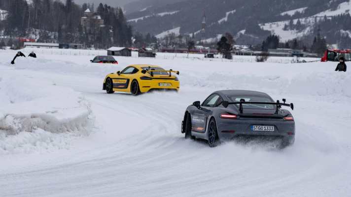 2022_02_Porsche-Drift-GP-Ice-Race