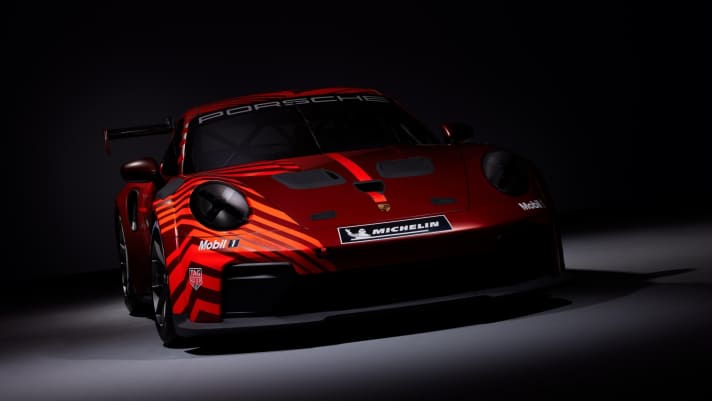 2025_08_322145_1920x1281