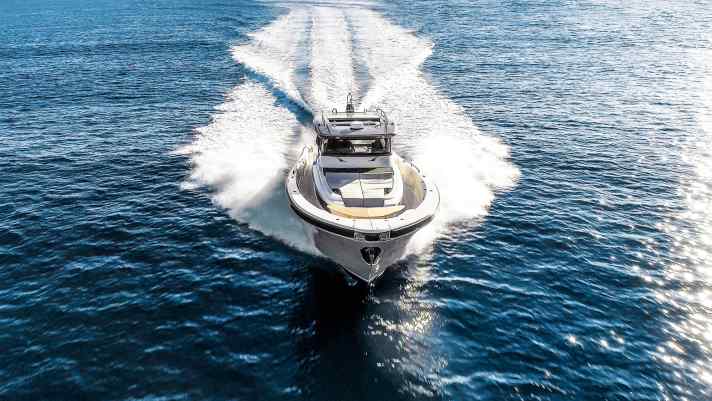 The hull with a deep V in the bow comes from the computers of Lou Codega