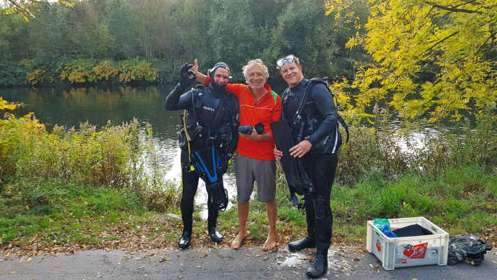 SUP-Redakteur Stephan Gölnitz (Mitte) und seine Retter Sven und "Hoschi"