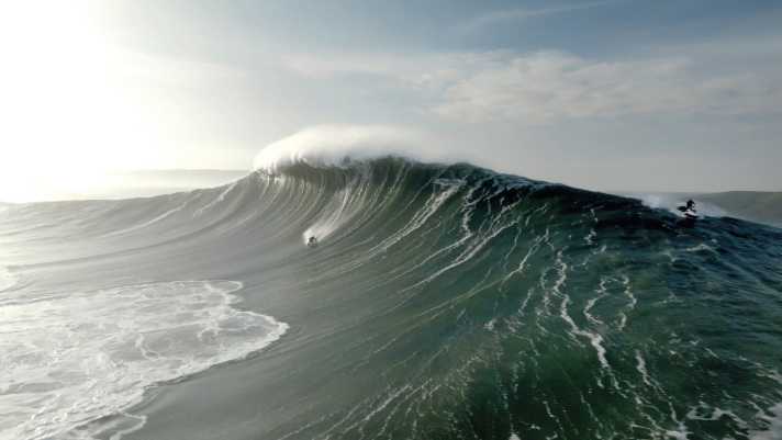 Der Big-Wave-Spot Nazaré liefert ein einmaliges Szenario für Surfer wie Local Tony Laureano.