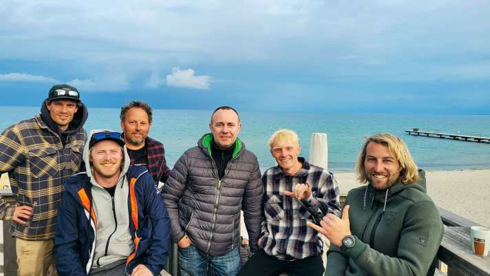 Jörg Müller (MItte) und Thorsten Heu (3.v.l.) kennt fast jeder Gunsails-Kunde.