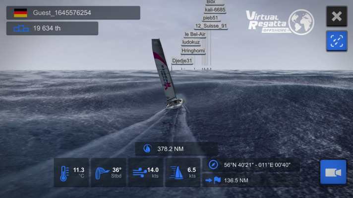   Un soupçon de sensation de haute mer : vue depuis le bord d'un yacht de participant