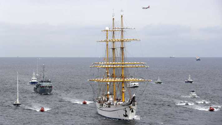   Die "Gorch Fock" läuft in Kiel ein