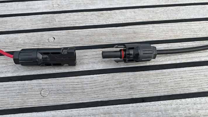   Waterproof. The connectors for the foldable solar panel are unmistakably colour-coded and lock with a click