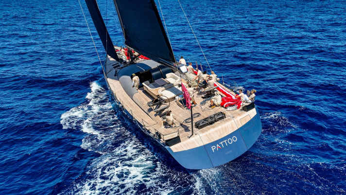   Winner in Class B: the 33 metre long "Pattoo", built by the Dutch shipyard Vitters