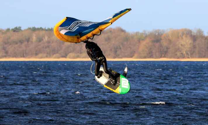The Patrik A.I.O. hangs slightly from the foot when performing tricks
