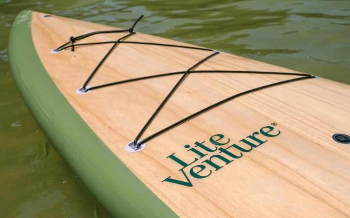 The LiteVenture Cruzer is equipped with two luggage nets (front and rear).