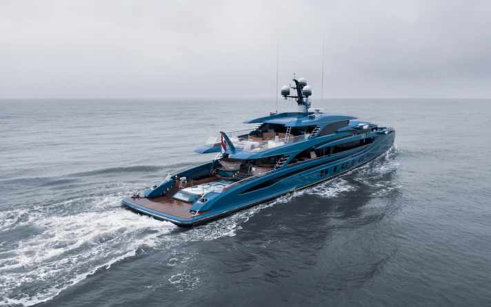 Heck-Detail: Der Boden des Pools ist hochgefahren, eine patentierte Vorrichtung des „Phi“-Designers Cor D. Rover. | r.