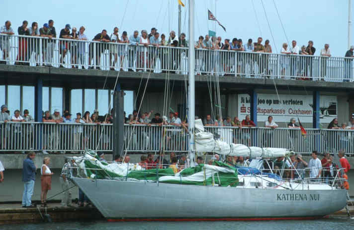 "Kathena Nui" ormeggia a Cuxhaven nell'estate 2001 dopo 343 giorni di navigazione.